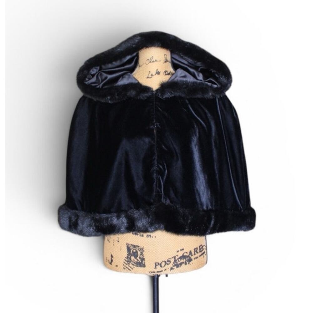 Donna Morgan Black Velvet Faux Fur Hooded Cape Women’s M/L